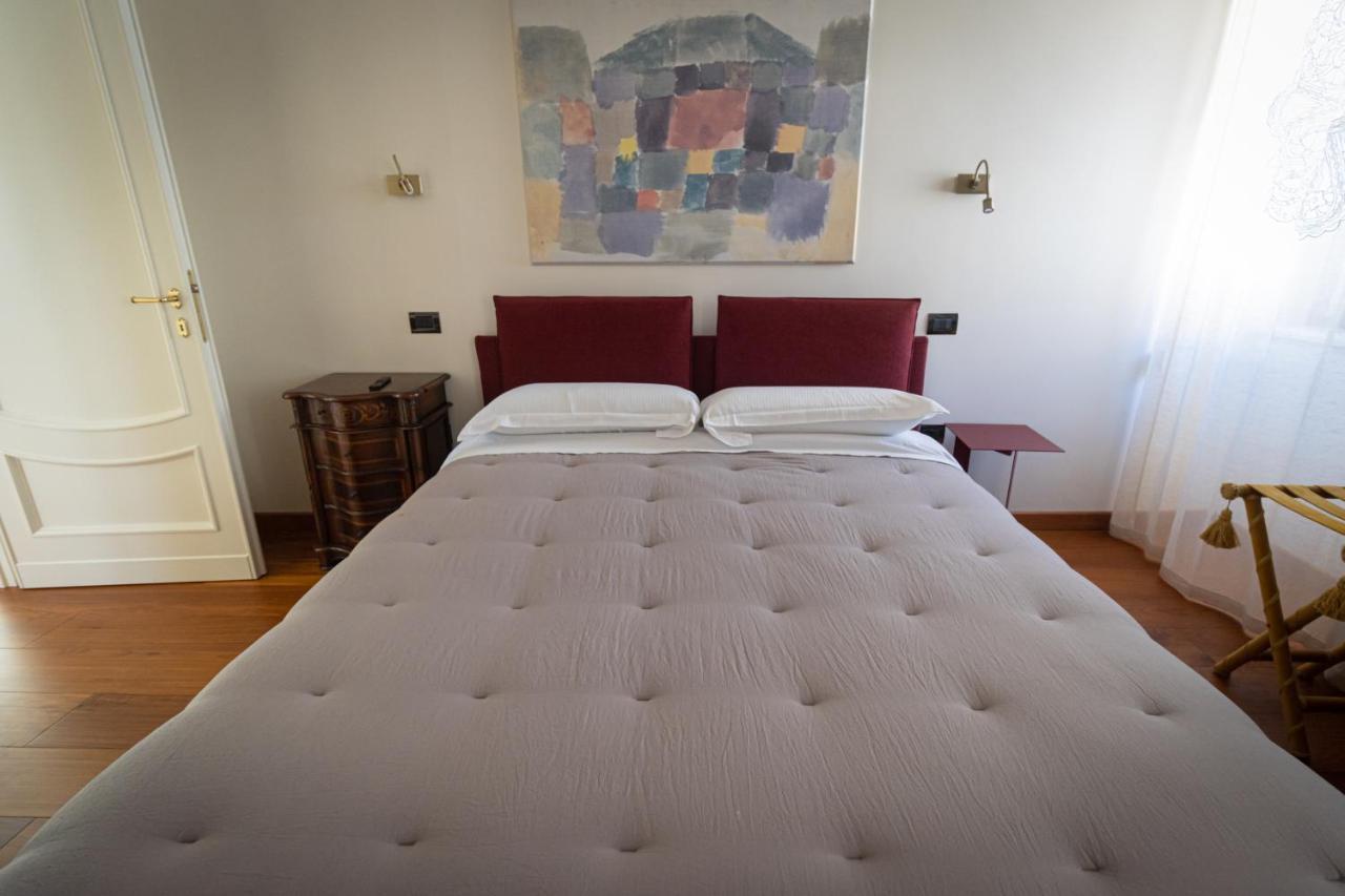 Residenza San Flaviano, Relais Di Charme Bed & Breakfast L'Aquila Bagian luar foto
